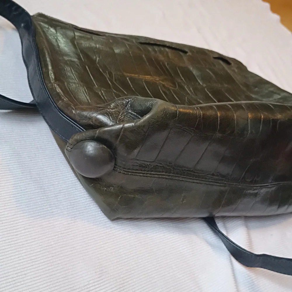 Carlos Falchi Vintage  Green Leather Crossbody - Picture 4 of 9